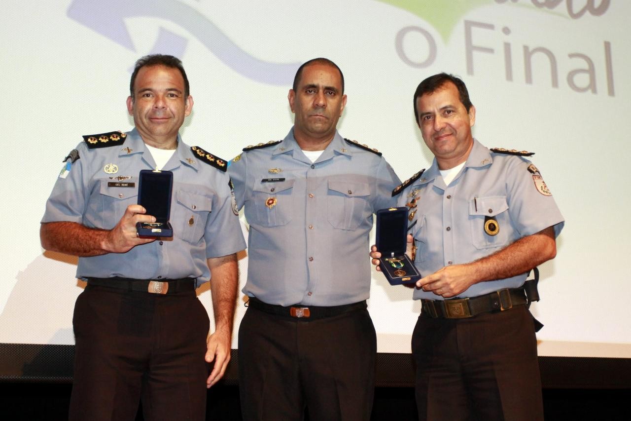Edição 2016 - Categoria Excelência Operacional - Cel René Alonso e Cel marcelo Nogueira