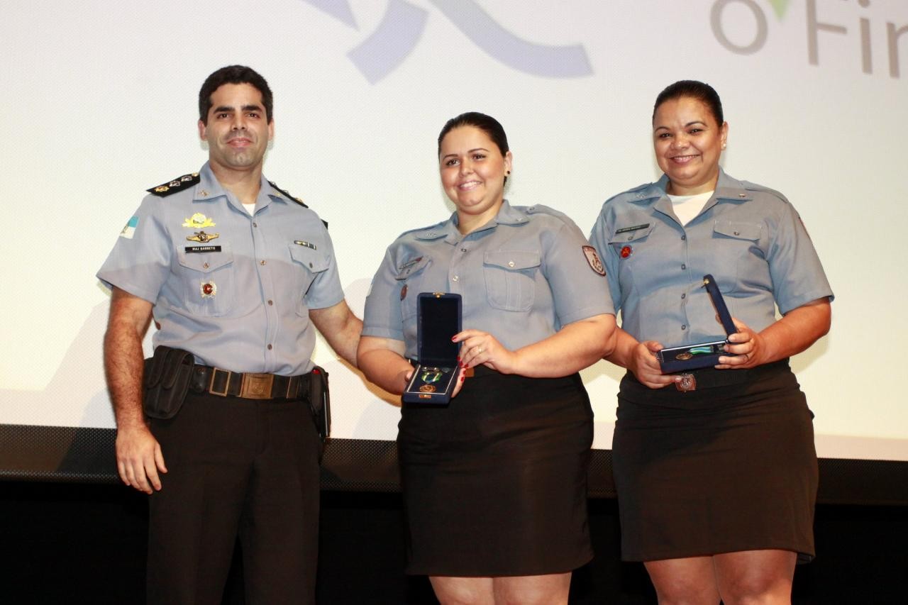 Edição 2016 - Categoria Excelência em Polícia de Proximidade - SD PM Marcelle Christine e SD PM Bruna Mattos
